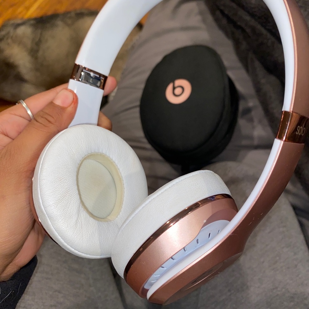 ⚡️Rose Gold Beats by Dr. Dre⚡️